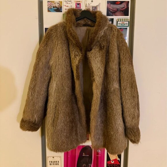 Vintage brown fur coat in perfect condition